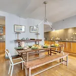 Spacious & Lovely Flat-Up To 10 Guests-Paris 10