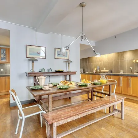 Spacious & Lovely Flat-up To 10 Guests-paris 10 Appartamento Parigi