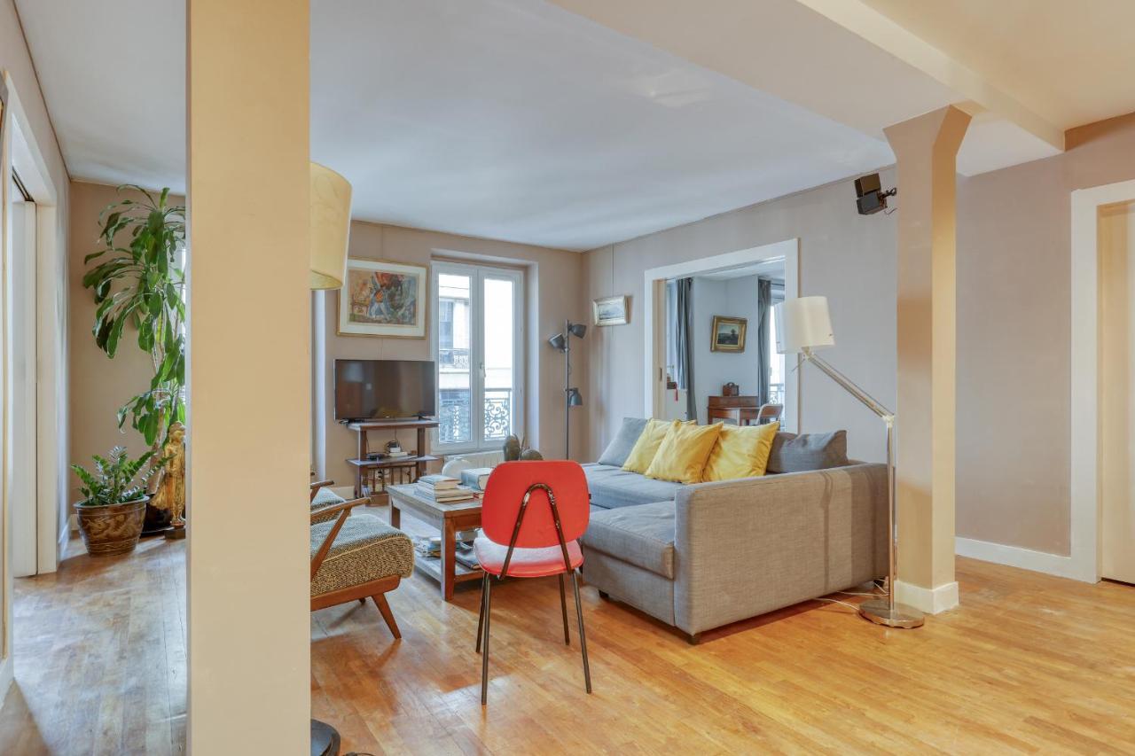 Spacious & Lovely Flat-up To 10 Guests-paris 10 * Parigi